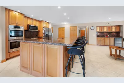 885 Brewster Lane, Bartlett, IL 60103 - Photo 16