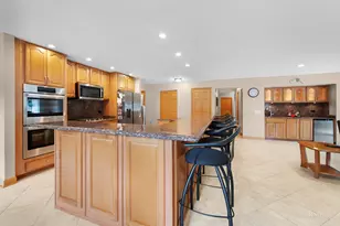 885 Brewster Ln, Bartlett, IL 60103 - Photo 16