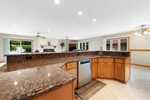 885 Brewster Ln, Bartlett, IL 60103 - Photo 14