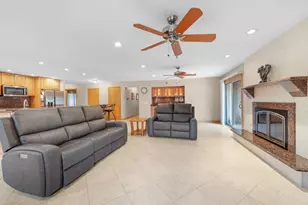 885 Brewster Ln, Bartlett, IL 60103 - Photo 20