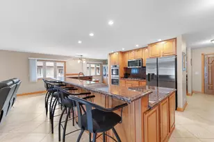 885 Brewster Ln, Bartlett, IL 60103 - Photo 22