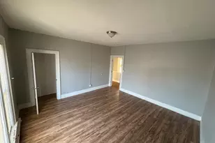 86 N 4th St, Aurora, IL 60505 - Photo 6