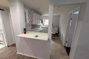 242 Highland Rd, Willowbrook, IL 60527 - Photo 4