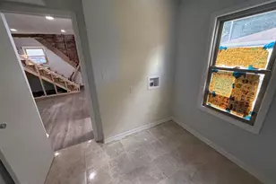 242 Highland Rd, Willowbrook, IL 60527 - Photo 6