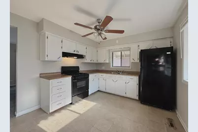 154 S Pamela Drive, Chicago Heights, IL 60411 - Photo 6