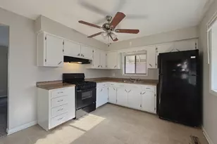 154 S Pamela Dr, Chicago Heights, IL 60411 - Photo 6