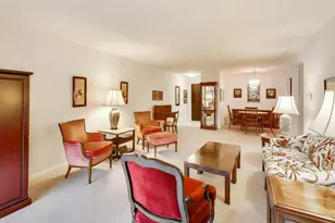 2100 Valencia Dr, Northbrook, IL 60062 - Photo 10