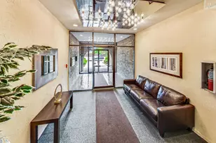 2100 Valencia Dr, Northbrook, IL 60062 - Photo 26