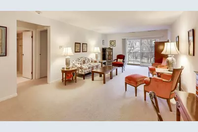 2100 Valencia Drive #203-B, Northbrook, IL 60062 - Photo 8