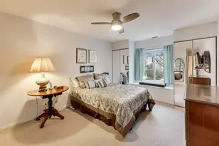 2100 Valencia Dr, Northbrook, IL 60062 - Photo 16