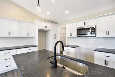 706 Cates Drive, Mahomet, IL 61853 - Photo 12