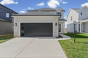 3311 Palmer Dr, Champaign, IL 61822 - Photo 2