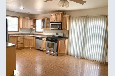 1668 Chartres Street, Lasalle, IL 61301 - Photo 6