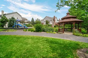 357 Lucille Ln, Schaumburg, IL 60194 - Photo 18