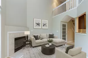 357 Lucille Ln, Schaumburg, IL 60194 - Photo 2