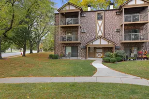 751 S Dwyer Ave, Arlington Heights, IL 60005 - Photo 1