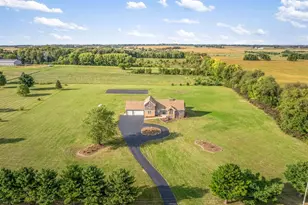 9281 Auburn Rd, Winnebago, IL 61088 - Photo 2