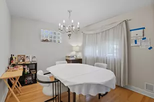 8728 Trumbull Ave, Skokie, IL 60076 - Photo 4