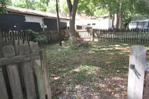 114 N Chase St, Monticello, IL 61856 - Photo 2