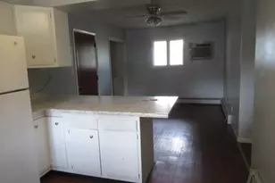 114 N Chase St, Monticello, IL 61856 - Photo 10