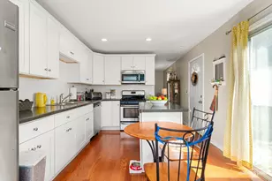 117 Boulder Hill Pass, Montgomery, IL 60538 - Photo 4