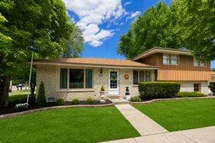9259 Ridgeland Ave, Oak Lawn, IL 60453 - Photo 1