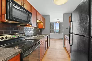 655 W Irving Park Rd, Chicago, IL 60613 - Photo 24
