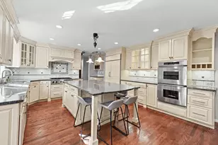 7537 Ridgewood Ln, Burr Ridge, IL 60527 - Photo 10