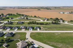 985 Spring St, Manteno, IL 60950 - Photo 6