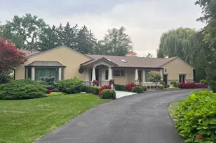 1122 S Estate Ln, Lake Forest, IL 60045 - Photo 2