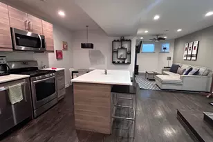 1123 W Addison St, Chicago, IL 60613 - Photo 4