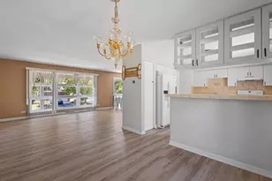 601 Derbyshire Ln, Bolingbrook, IL 60440 - Photo 12