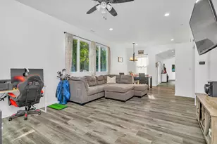 124 S Lincoln St, Braidwood, IL 60408 - Photo 4