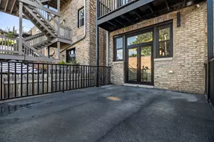 922 E 42nd Pl, Chicago, IL 60653 - Photo 48