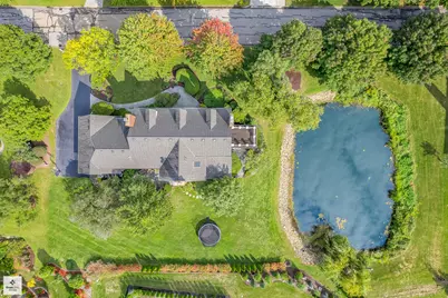 8010 Greenbriar Court, Burr Ridge, IL 60527 - Photo 4