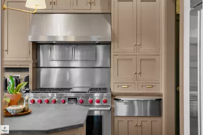 8010 Greenbriar Court, Burr Ridge, IL 60527 - Photo 20