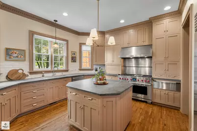 8010 Greenbriar Court, Burr Ridge, IL 60527 - Photo 16