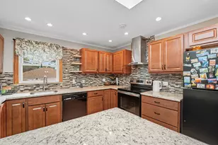 10817 S Oak Park Ave, Worth, IL 60482 - Photo 6