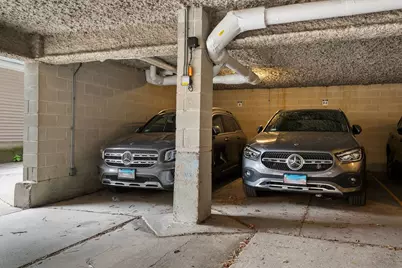 827 W Bradley Place #2E, Chicago, IL 60613 - Photo 26