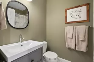 827 W Bradley Pl, Chicago, IL 60613 - Photo 24