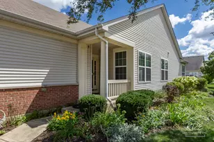 2836 Hillcrest Cir, Naperville, IL 60564 - Photo 2