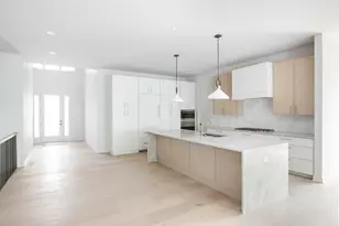 19 Heritage Dr, Highland Park, IL 60035 - Photo 4