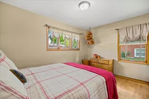 3705 W Anne St, McHenry, IL 60050 - Photo 10