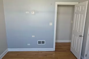 6736 S Merrill Ave, Chicago, IL 60649 - Photo 6