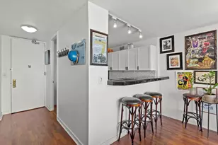 655 W Irving Park Rd, Chicago, IL 60613 - Photo 10