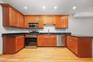 1342 Lunt Ct, Schaumburg, IL 60193 - Photo 4