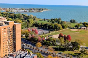 3660 N Lake Shore Dr, Chicago, IL 60613 - Photo 4