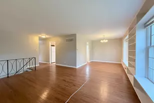 1041 Coach Rd, Homewood, IL 60430 - Photo 6