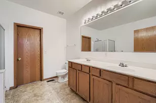 4579 Half Moon Dr, Yorkville, IL 60560 - Photo 16