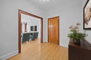 1352 E Madison Park, Chicago, IL 60615 - Photo 4